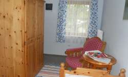 Einzelzimmer in Zirbenholz.jpg